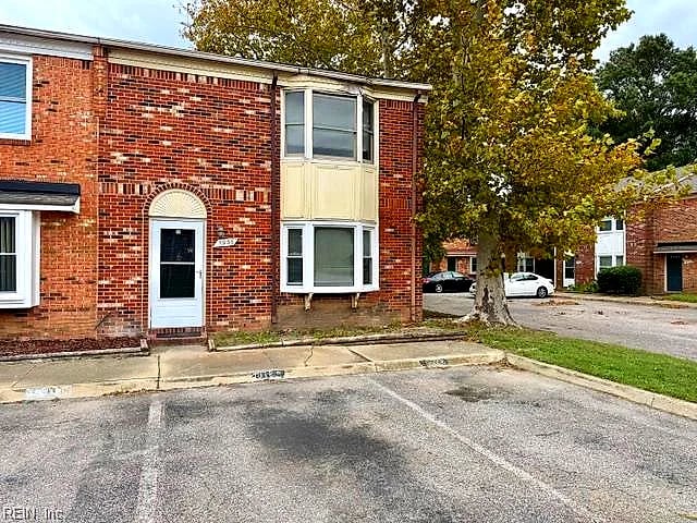 1936 Darnell Dr, Virginia Beach, VA