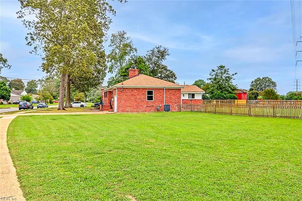 7825 Walters DR, NORFOLK VA 23518 - Photo 4