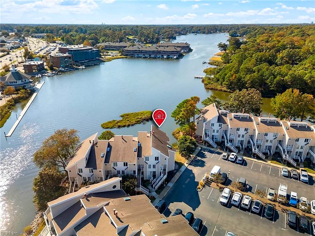 100 Pinewood Rd #226, Virginia Beach, VA
