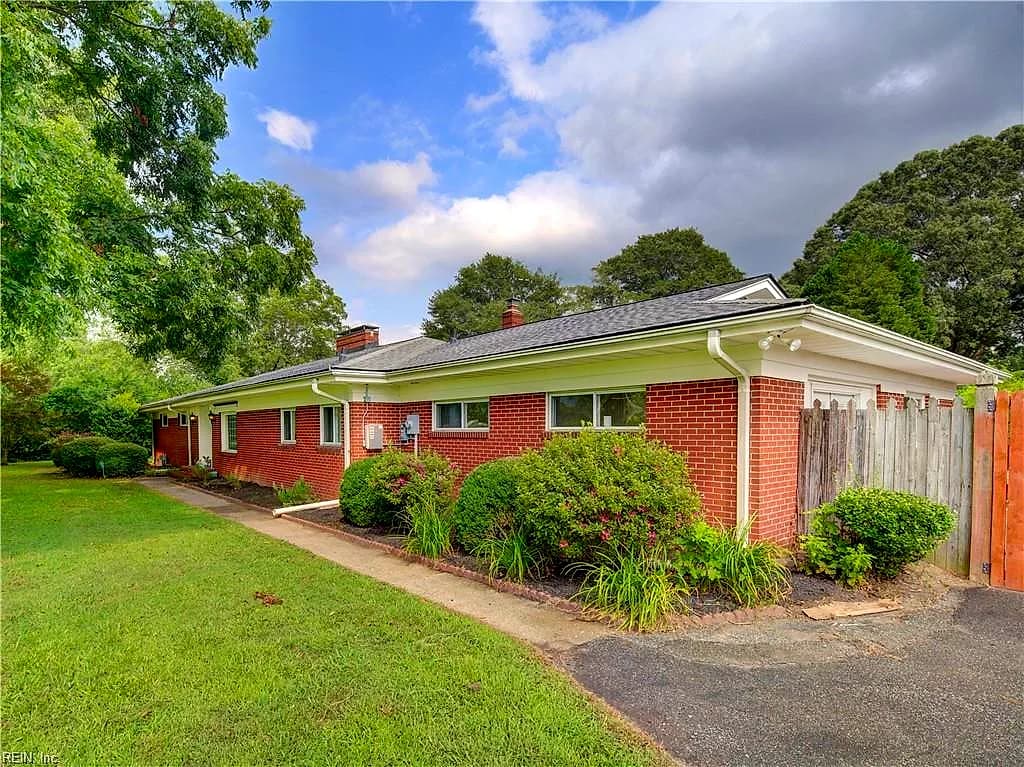 101 Stadium DR, CHESAPEAKE VA 23322 - Photo 3