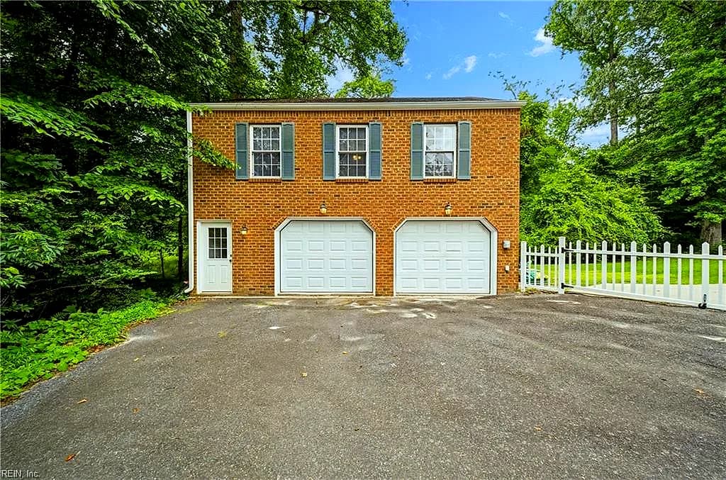 1345 Oak Ridge DR, CHESAPEAKE VA 23322 - Photo 4