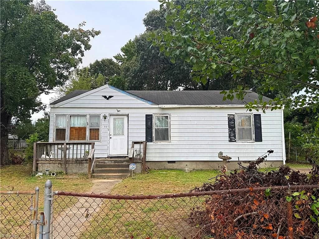 602 Randolph Rd RD, NEWPORT NEWS VA 23605 - Photo 3