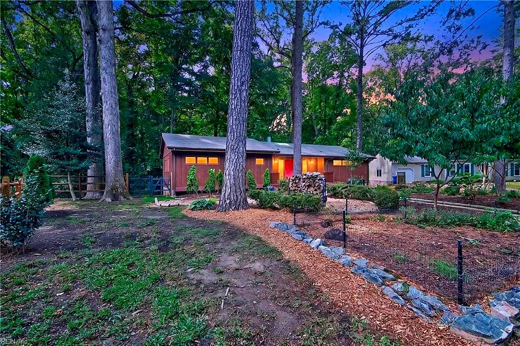 204 Graves CIR, NEWPORT NEWS VA 23602