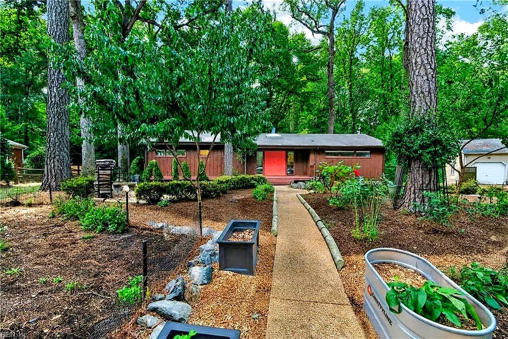 204 Graves CIR, NEWPORT NEWS VA 23602 - Photo 5