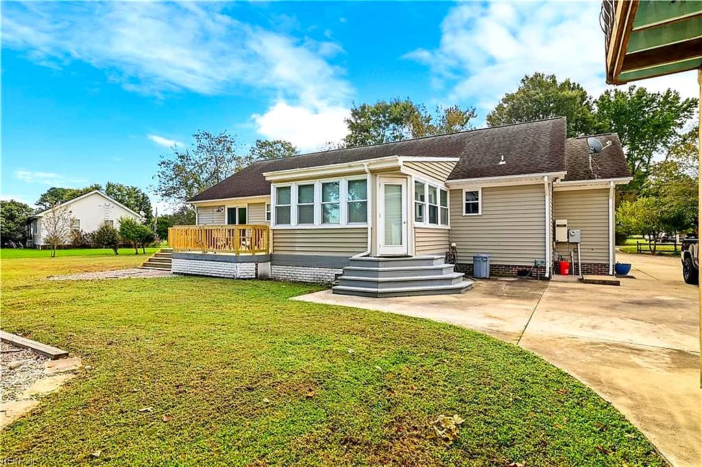 166 S DOZIER RD, MOYOCK NC 27958 - Photo 4