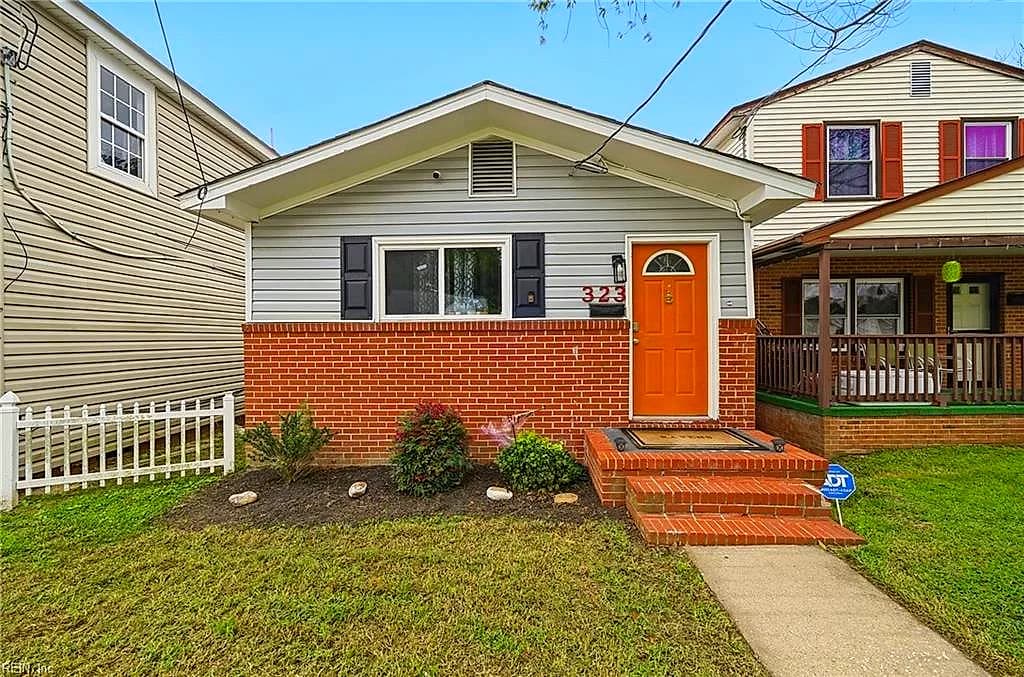 323 Pine AVE, NEWPORT NEWS VA 23607 - Main photo