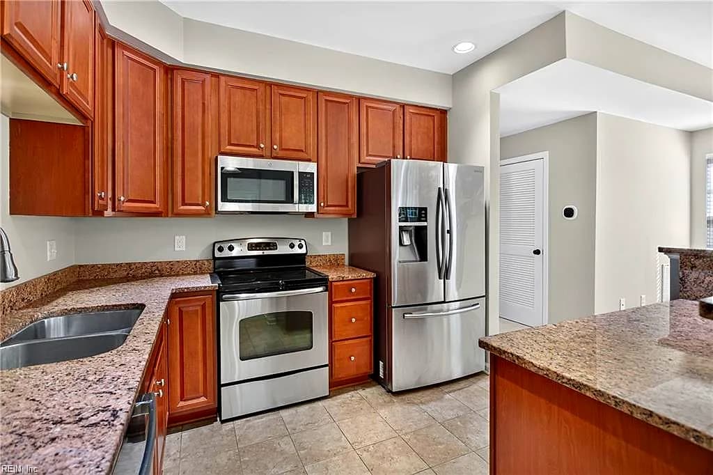 501 Alexia LN, YORKTOWN VA 23690 - Photo 5
