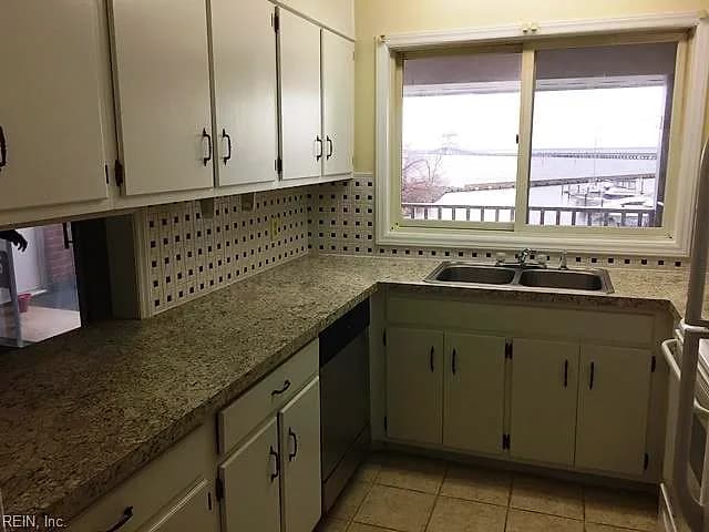 100 75th ST #E, NEWPORT NEWS VA 23607 - Photo 3