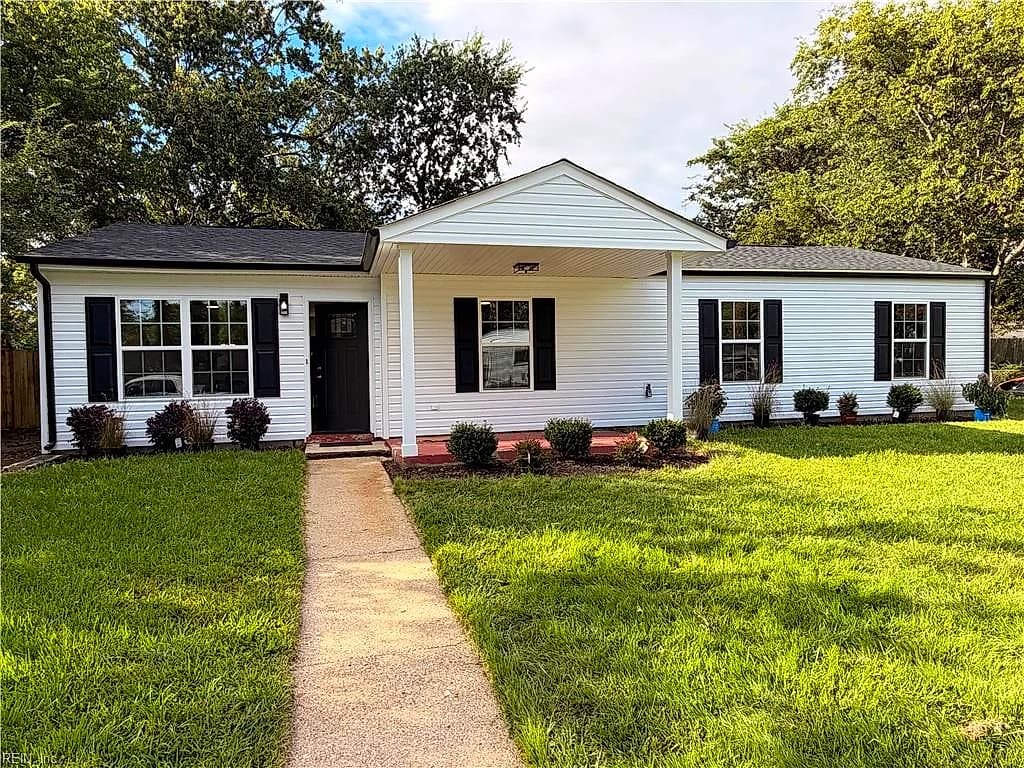 1405 Salton DR, CHESAPEAKE VA 23325 - Main photo