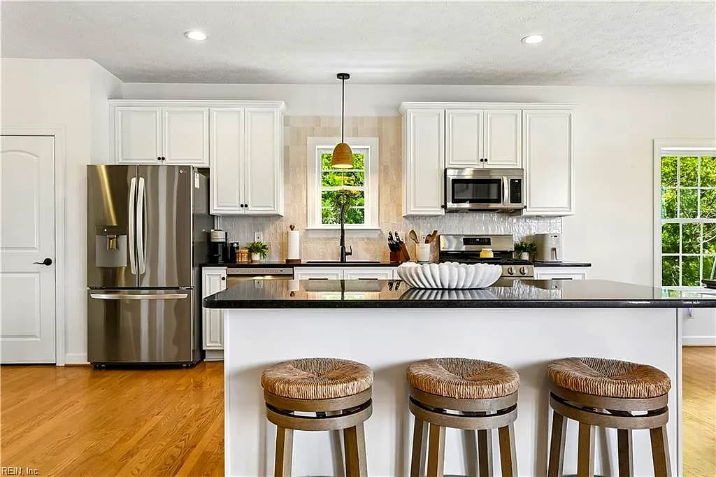 12 Elm ST, POQUOSON VA 23662 - Photo 5