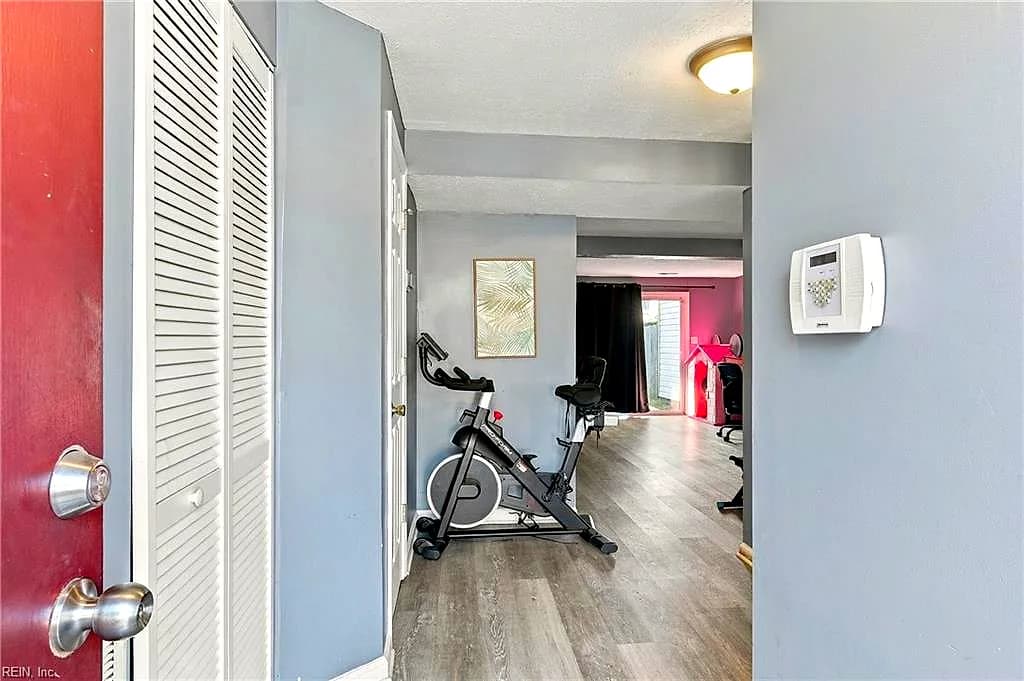49 Lucinda CT, HAMPTON VA 23666 - Photo 5