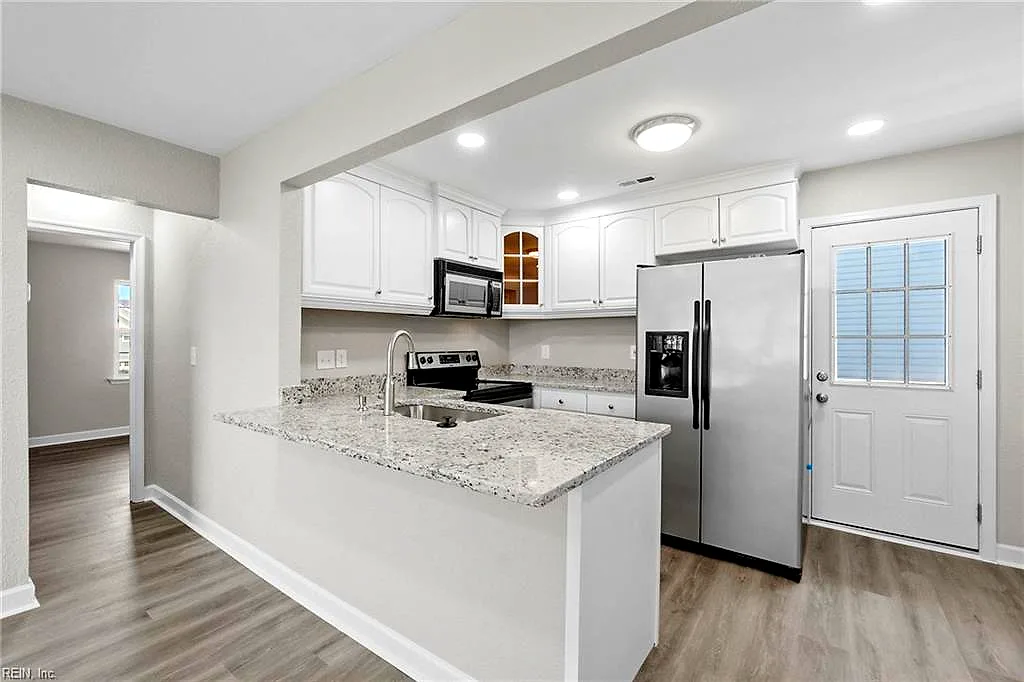 1228 W Ocean View Ave #M, Norfolk, VA