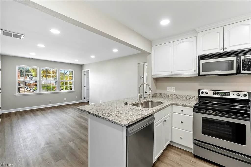 1228 W Ocean View AVE #M, NORFOLK VA 23503 - Photo 5
