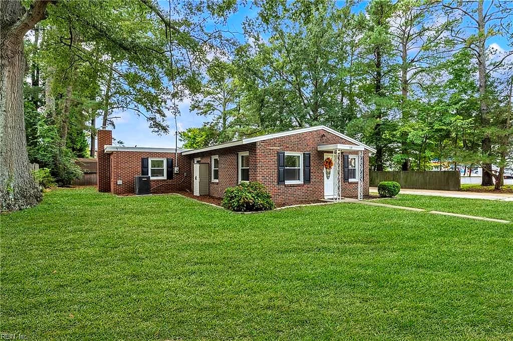 109 Causeway DR, CHESAPEAKE VA 23322 - Photo 5