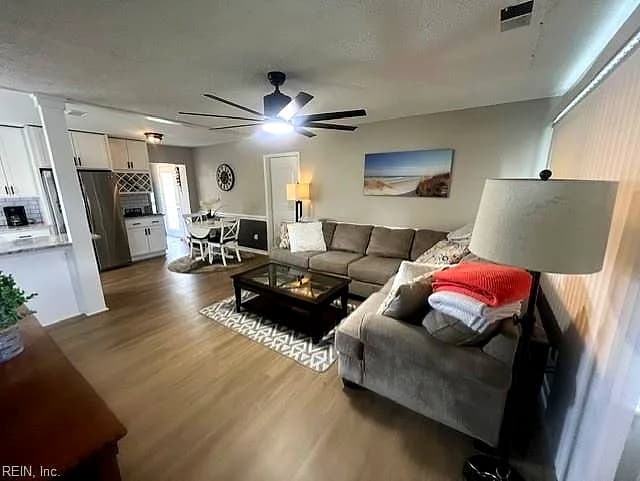 309 Joan TER, VIRGINIA BEACH VA 23452 - Photo 4