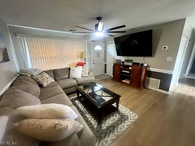 309 Joan TER, VIRGINIA BEACH VA 23452 - Photo 5