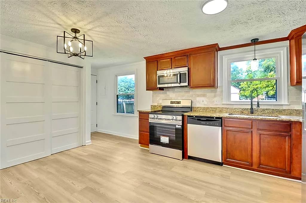 2403 Shell RD, HAMPTON VA 23661 - Photo 5
