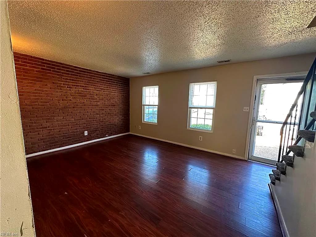 2143 Kimball CIR, VIRGINIA BEACH VA 23455 - Main photo