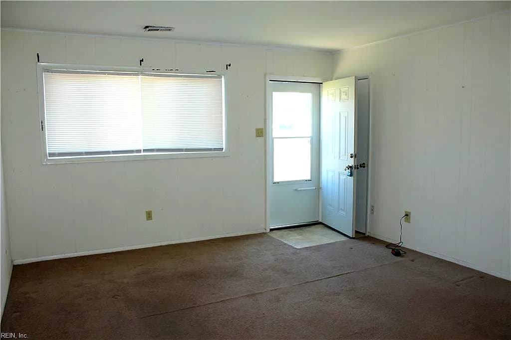 1503 Addison RD, HAMPTON VA 23663 - Photo 3
