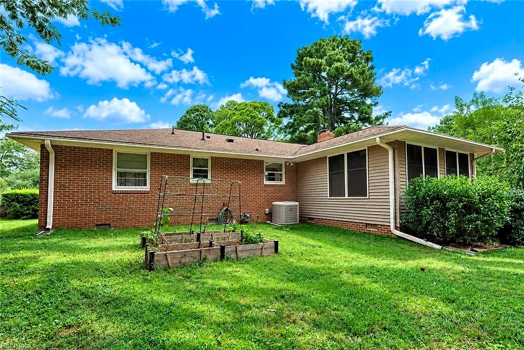 136 Princess Margaret DR, NEWPORT NEWS VA 23602 - Photo 4