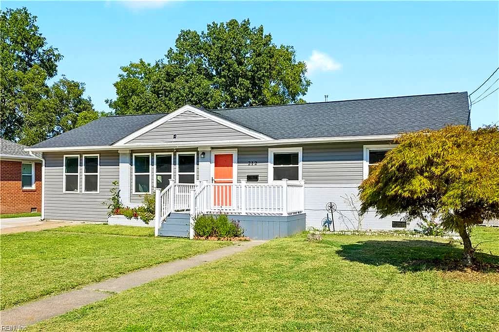 212 Lynnhaven DR, HAMPTON VA 23666 - Photo 3