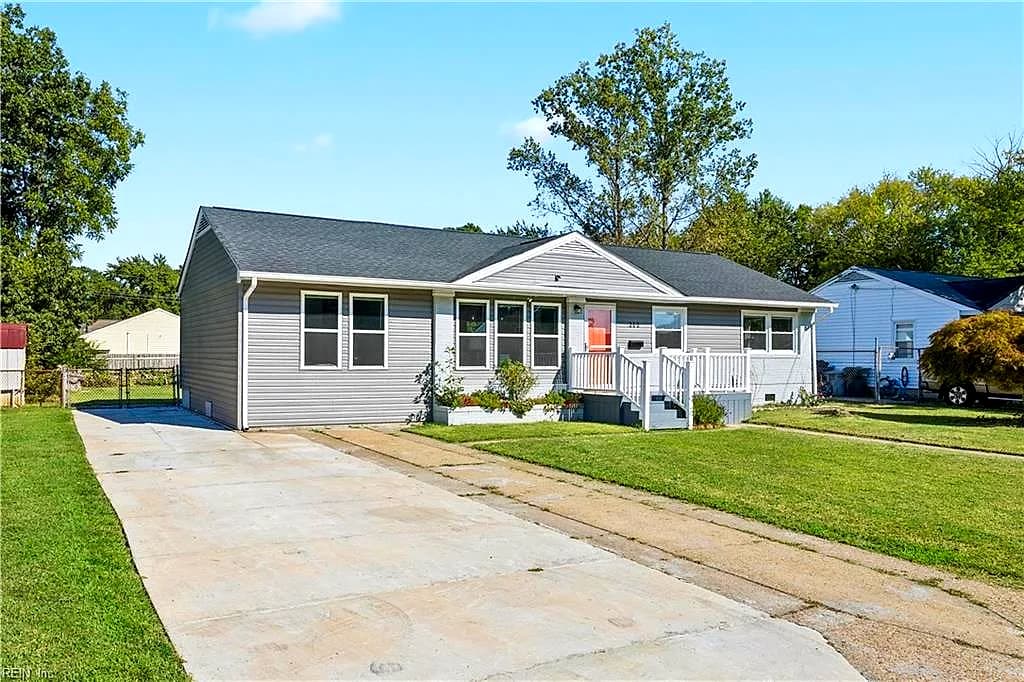 212 Lynnhaven DR, HAMPTON VA 23666 - Photo 4