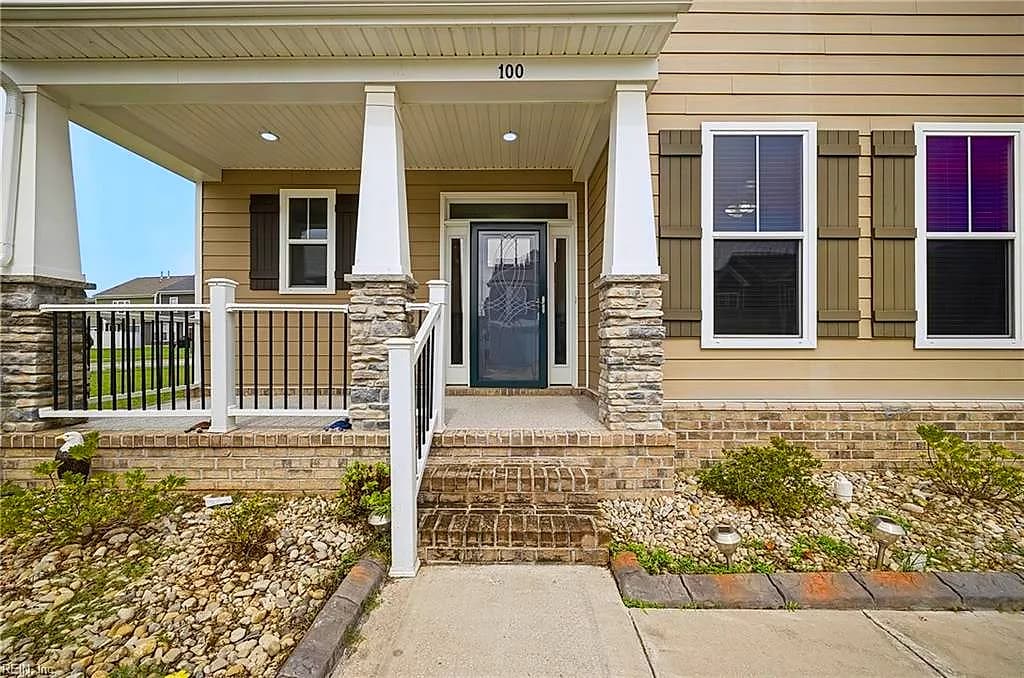 100 Chalmers DR, SUFFOLK VA 23434 - Photo 4