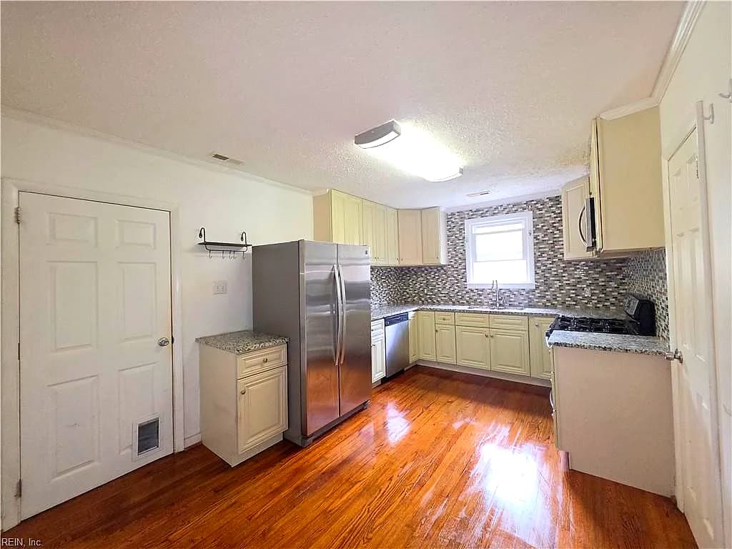 5914 Potomac AVE, HAMPTON VA 23605 - Photo 3