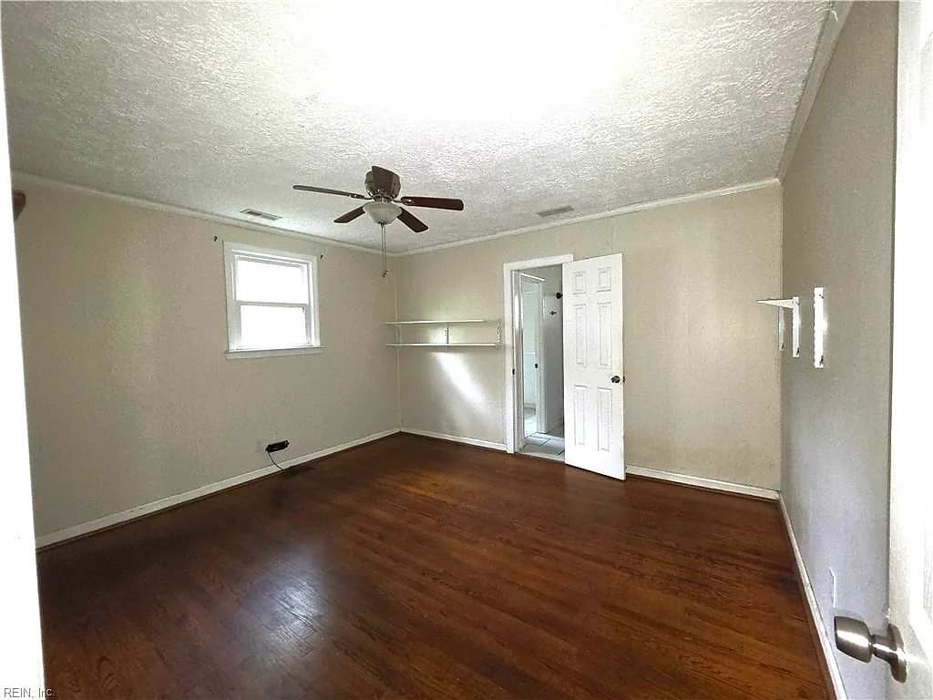 5914 Potomac AVE, HAMPTON VA 23605 - Photo 4