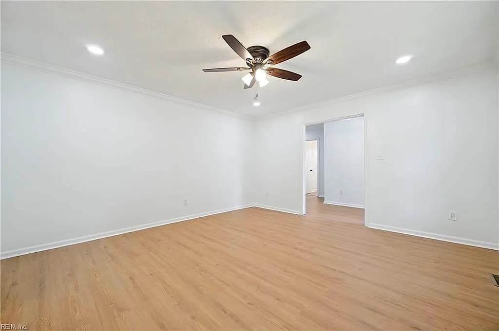 1057 Clipper DR, HAMPTON VA 23669 - Photo 4