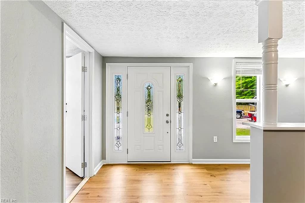 317 Browns LN, YORKTOWN VA 23690 - Photo 5