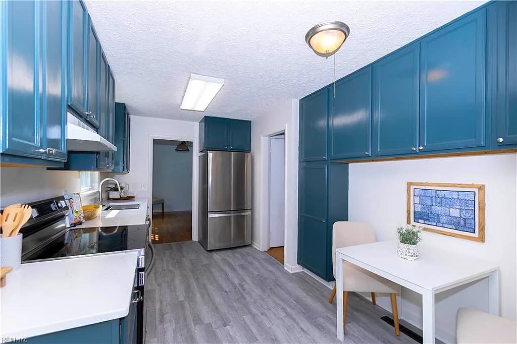 302 Beechmount DR, HAMPTON VA 23669 - Photo 5