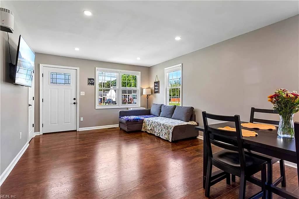 703 Sedgefield DR, NEWPORT NEWS VA 23605 - Photo 4