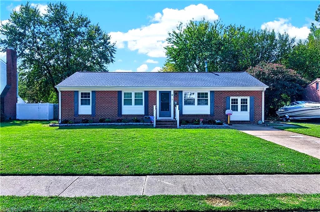 6 Holiday DR, HAMPTON VA 23669 - Photo 3