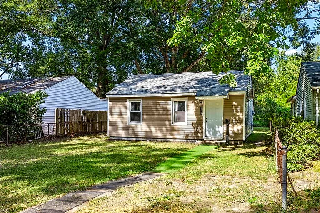 1949 Long Green LN, HAMPTON VA 23663 - Photo 5