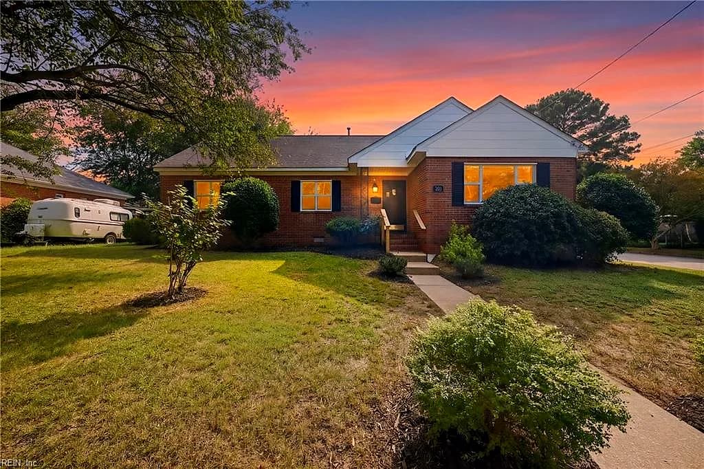201 Forsythe ST, NORFOLK VA 23505 - Photo 2