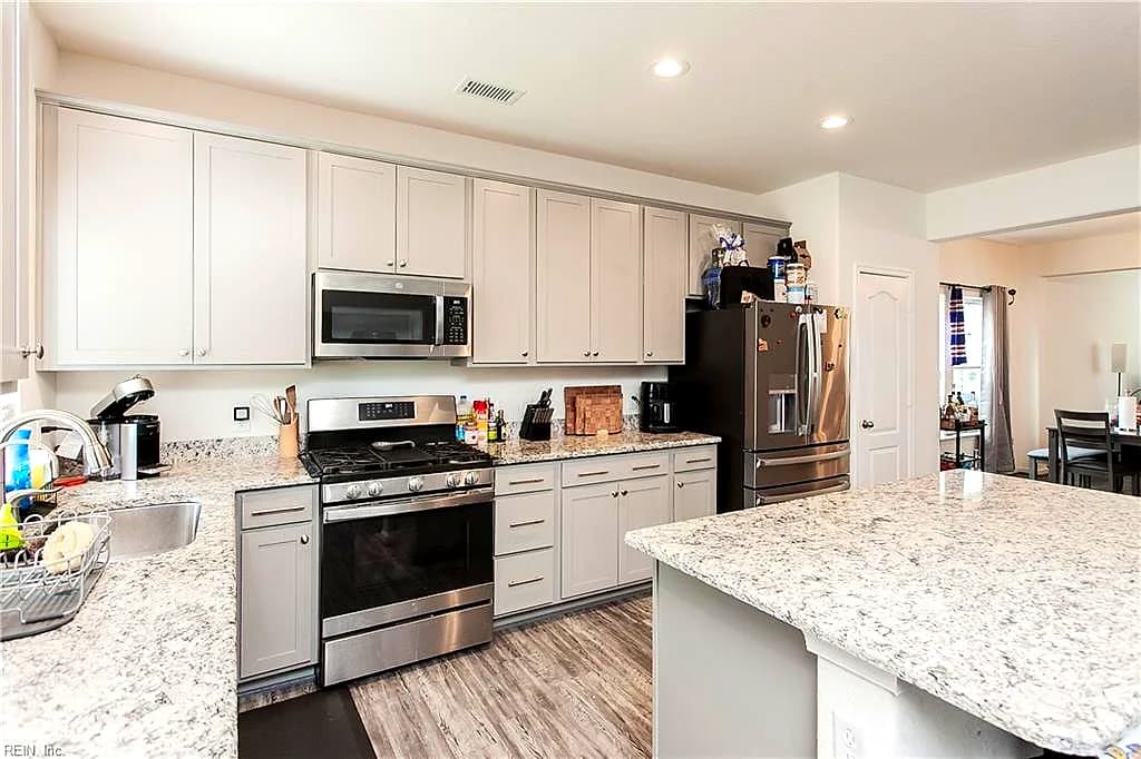 194 Norfleet LN, SUFFOLK VA 23434 - Photo 4