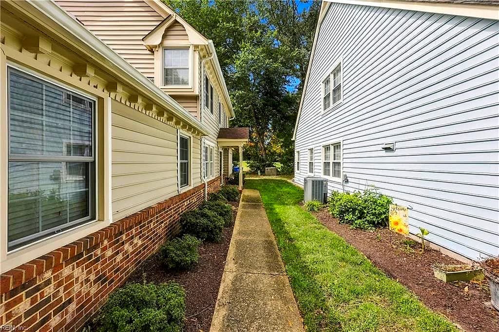 1005 Winged Foot CT #B, CHESAPEAKE VA 23320 - Photo 5