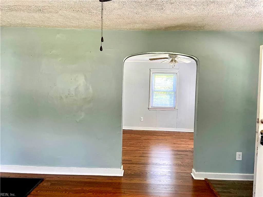 8024 W Glen RD, NORFOLK VA 23505 - Photo 5