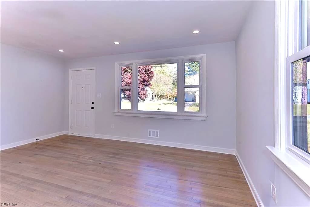 924 Foley DR, WILLIAMSBURG VA 23185 - Photo 5
