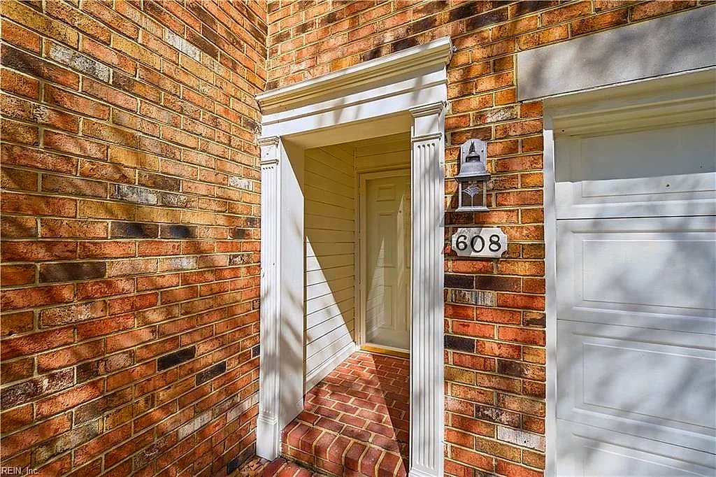 608 Guy LN, NEWPORT NEWS VA 23602 - Photo 5