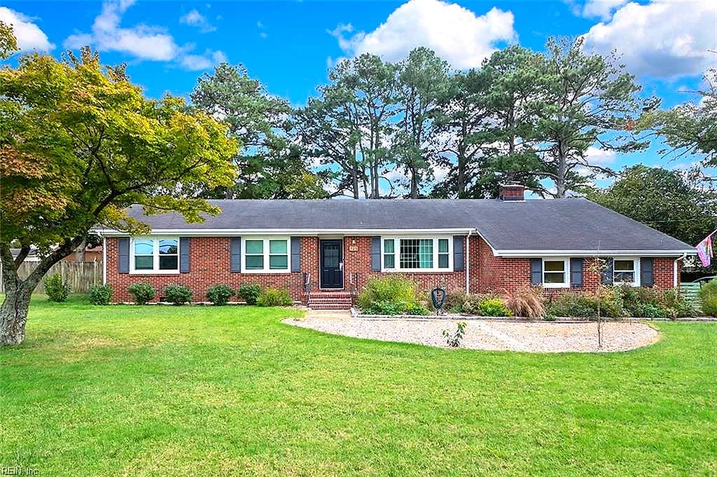 729 Mount Pleasant RD, CHESAPEAKE VA 23322 - Photo 2
