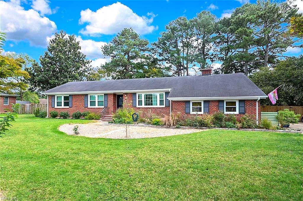 729 Mount Pleasant RD, CHESAPEAKE VA 23322 - Photo 3