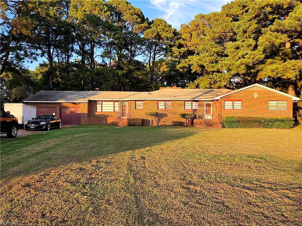1726 W W Queen St ST, HAMPTON VA 23666 - Photo 2