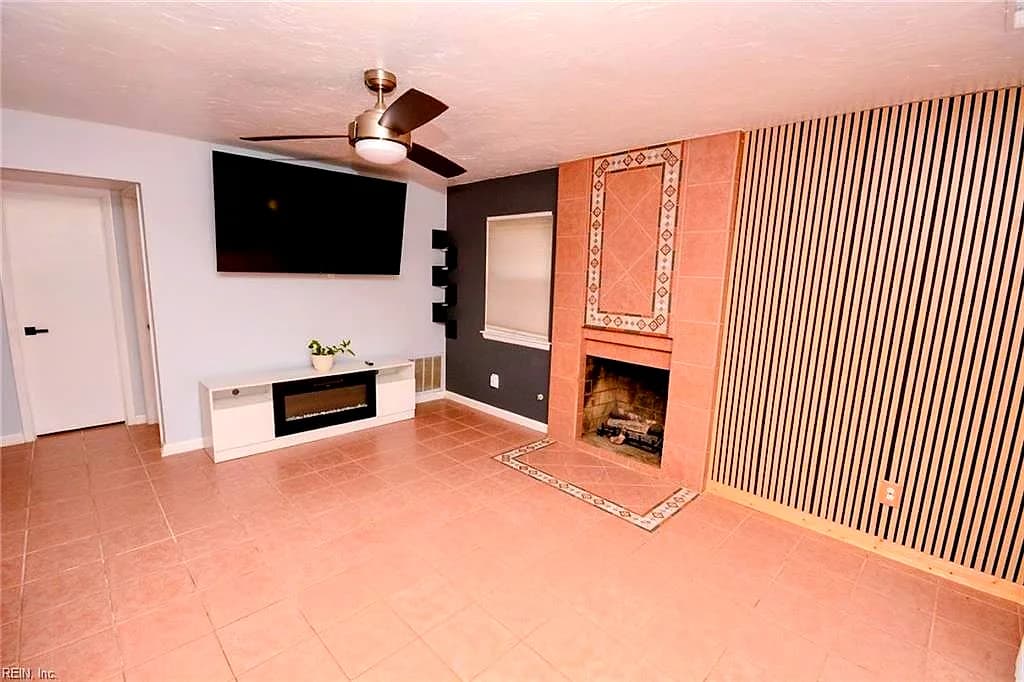 1549 Edgewater DR, VIRGINIA BEACH VA 23464 - Photo 5