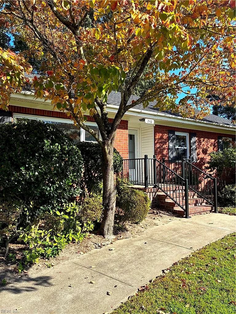 240 E McGinnis CIR, NORFOLK VA 23502 - Main photo