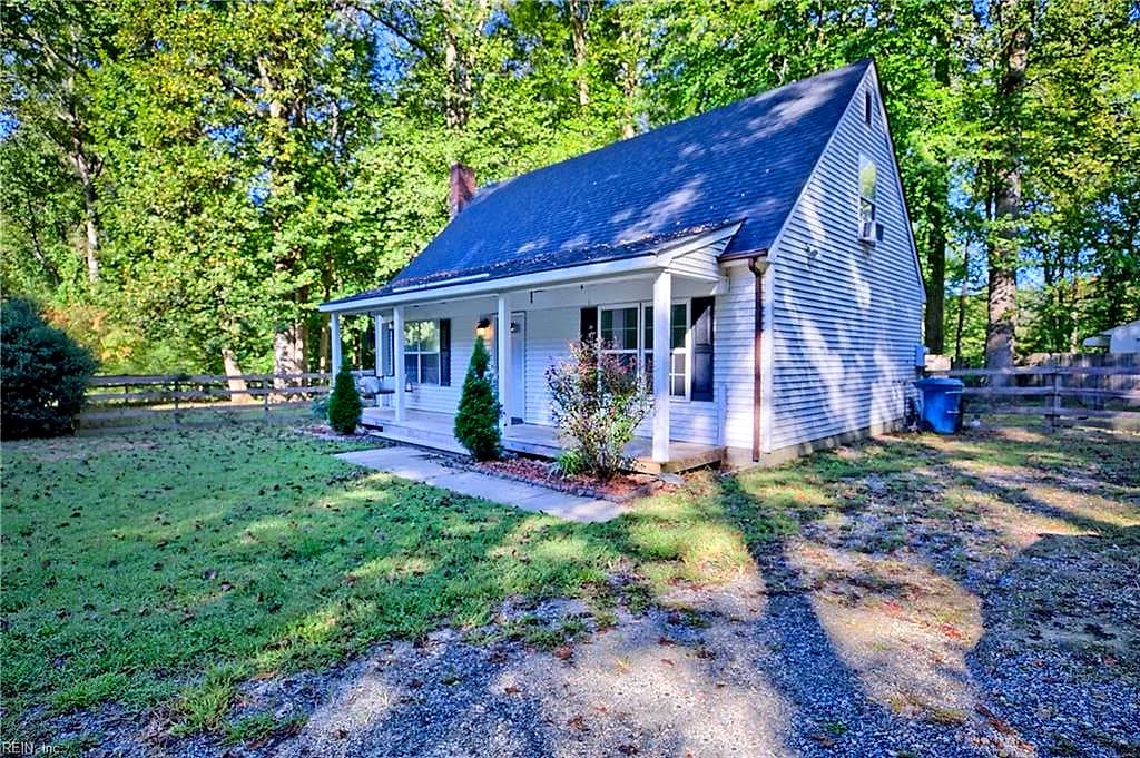 3931 Crosscreek LN, GLOUCESTER VA 23061 - Main photo