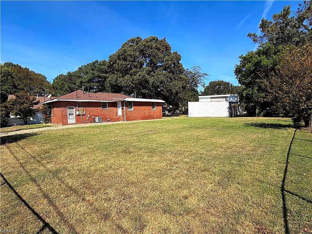 214 W Government AVE, NORFOLK VA 23503 - Photo 3
