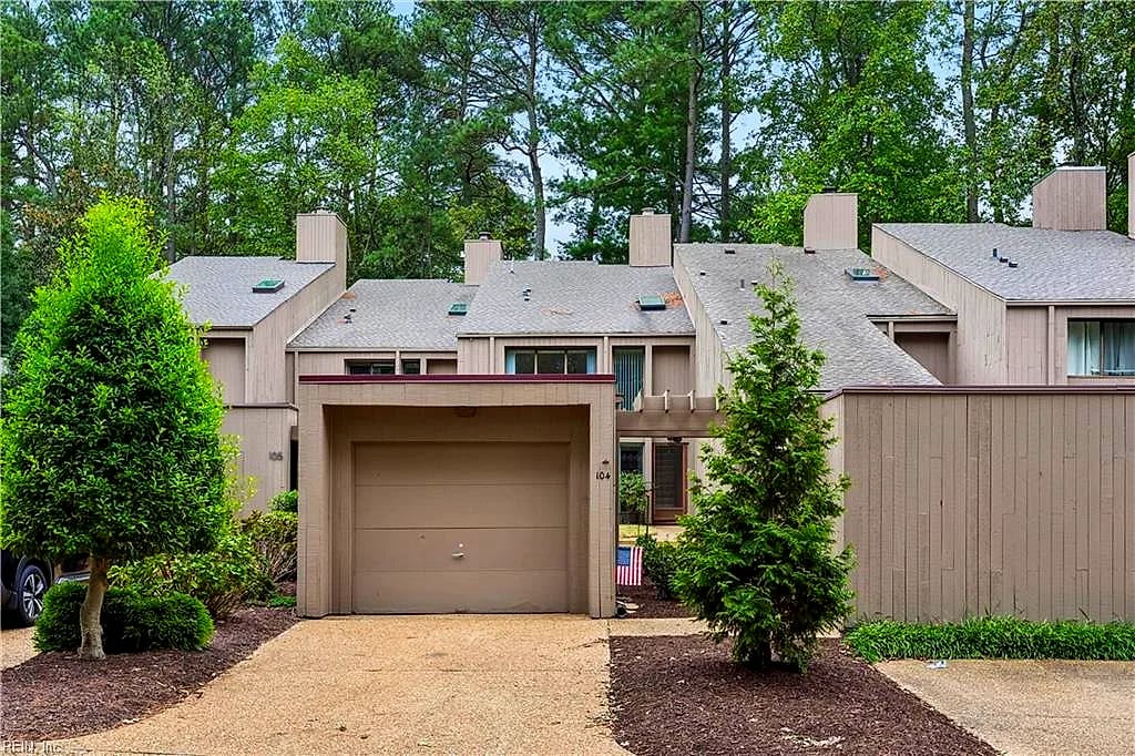 104 Harrops Gln, Williamsburg, VA