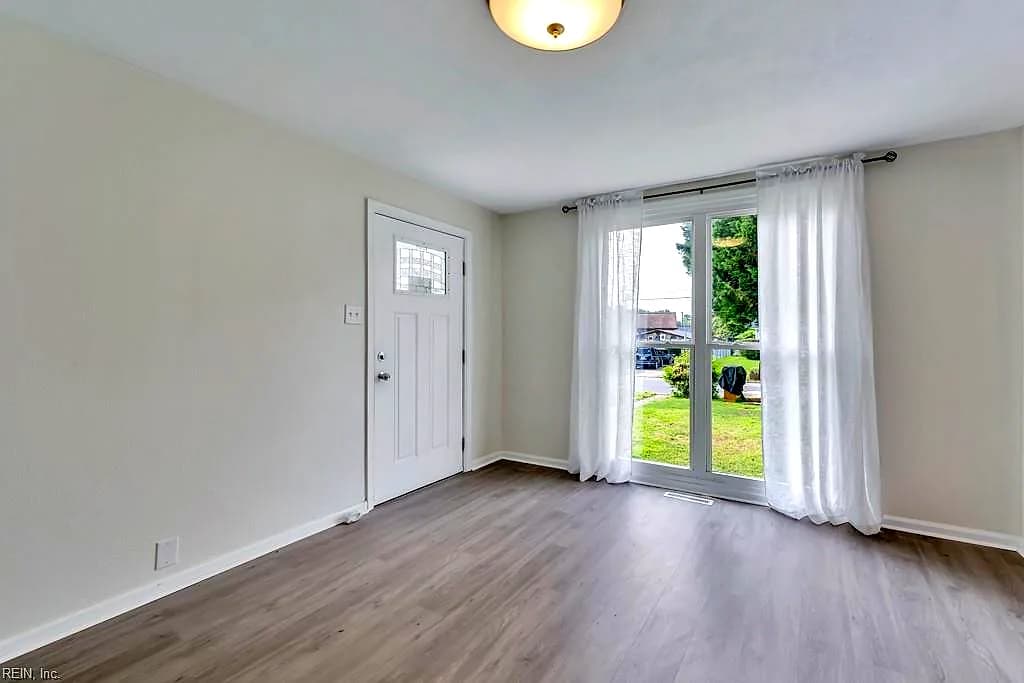 906 Hancock AVE, PORTSMOUTH VA 23701 - Photo 4